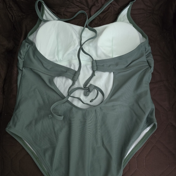 Cupshe Green Swimsuit - Picture 3 of 5